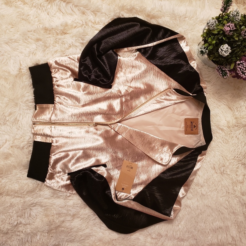 NWT bomber jacket, size medium